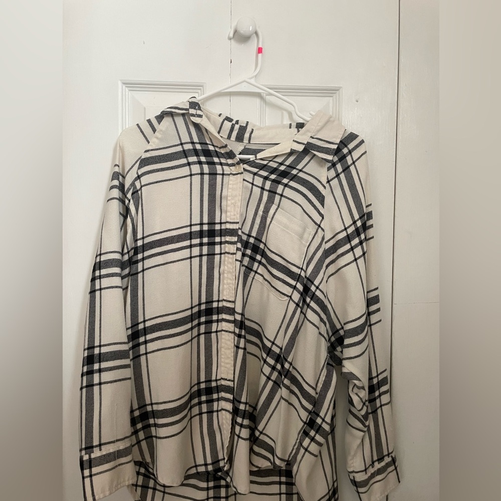 American Eagle oversized size small white and black flannel